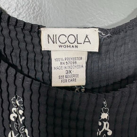 Nicola Women's Black & White Batik Print Sleeveless Top - 3X - Accordion Pleat - Picture 5 of 6